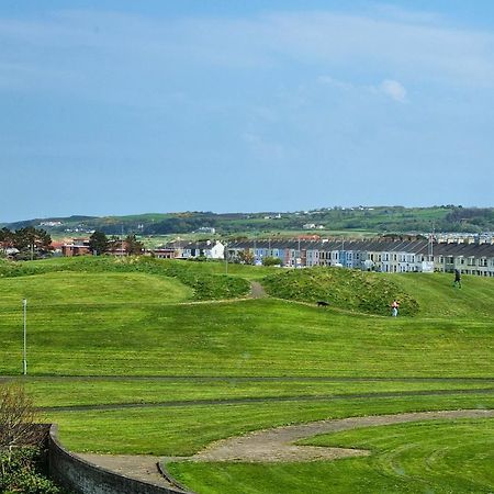 5 Dunluce Park - Portrush By The Sea Apartment Екстериор снимка