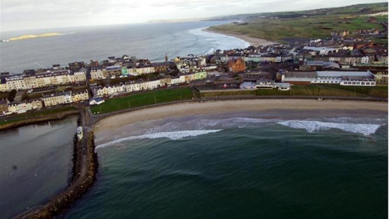 5 Dunluce Park - Portrush By The Sea Apartment Екстериор снимка