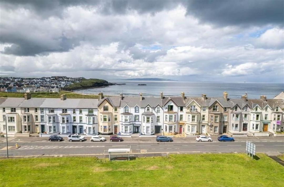 5 Dunluce Park - Portrush By The Sea Apartment Екстериор снимка