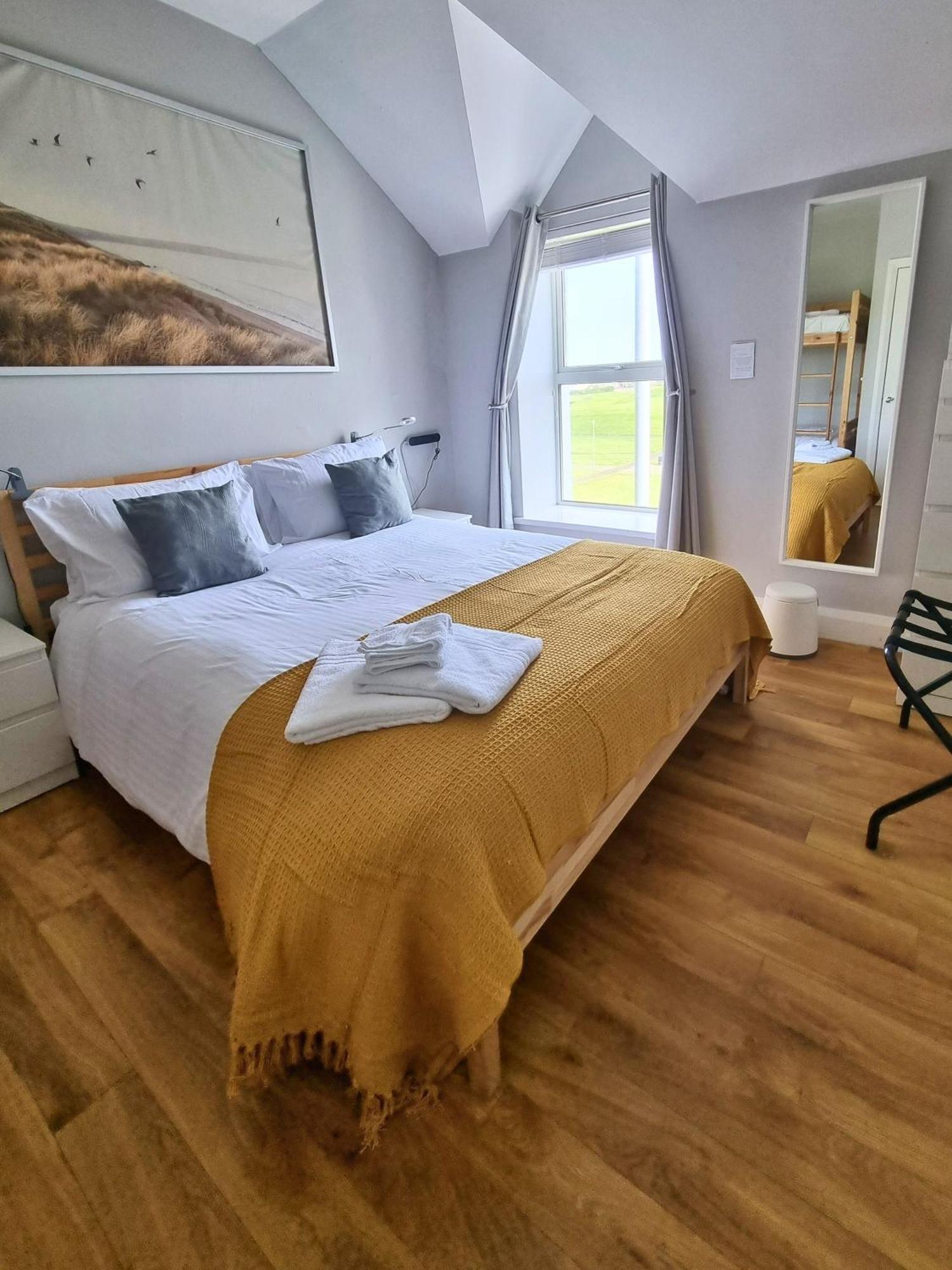 5 Dunluce Park - Portrush By The Sea Apartment Екстериор снимка