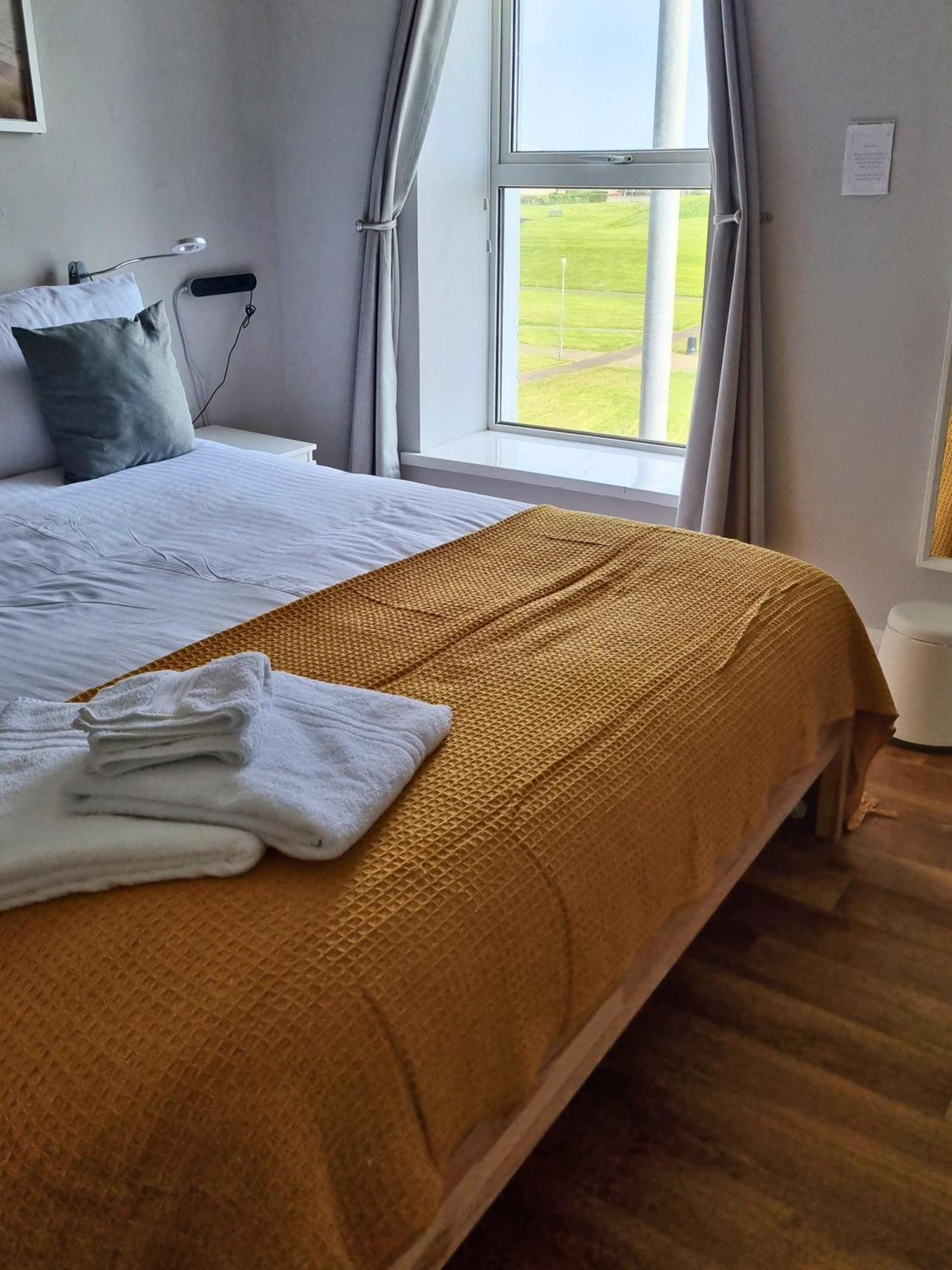 5 Dunluce Park - Portrush By The Sea Apartment Екстериор снимка