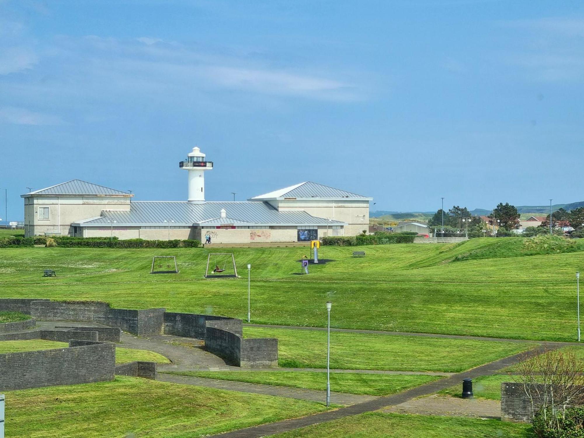 5 Dunluce Park - Portrush By The Sea Apartment Екстериор снимка
