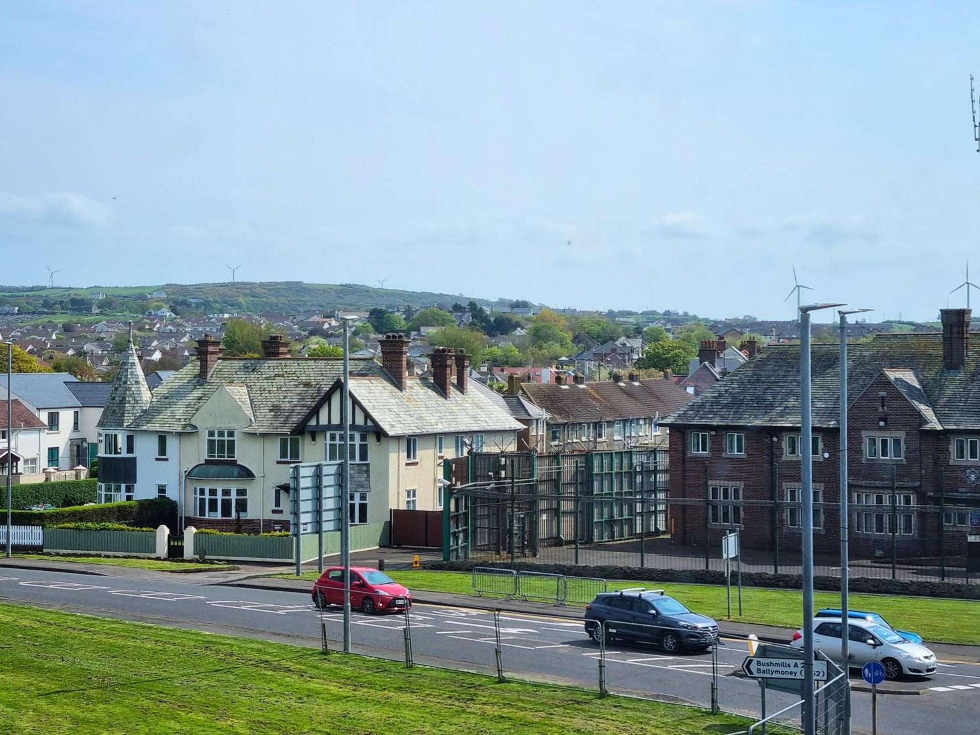 5 Dunluce Park - Portrush By The Sea Apartment Екстериор снимка