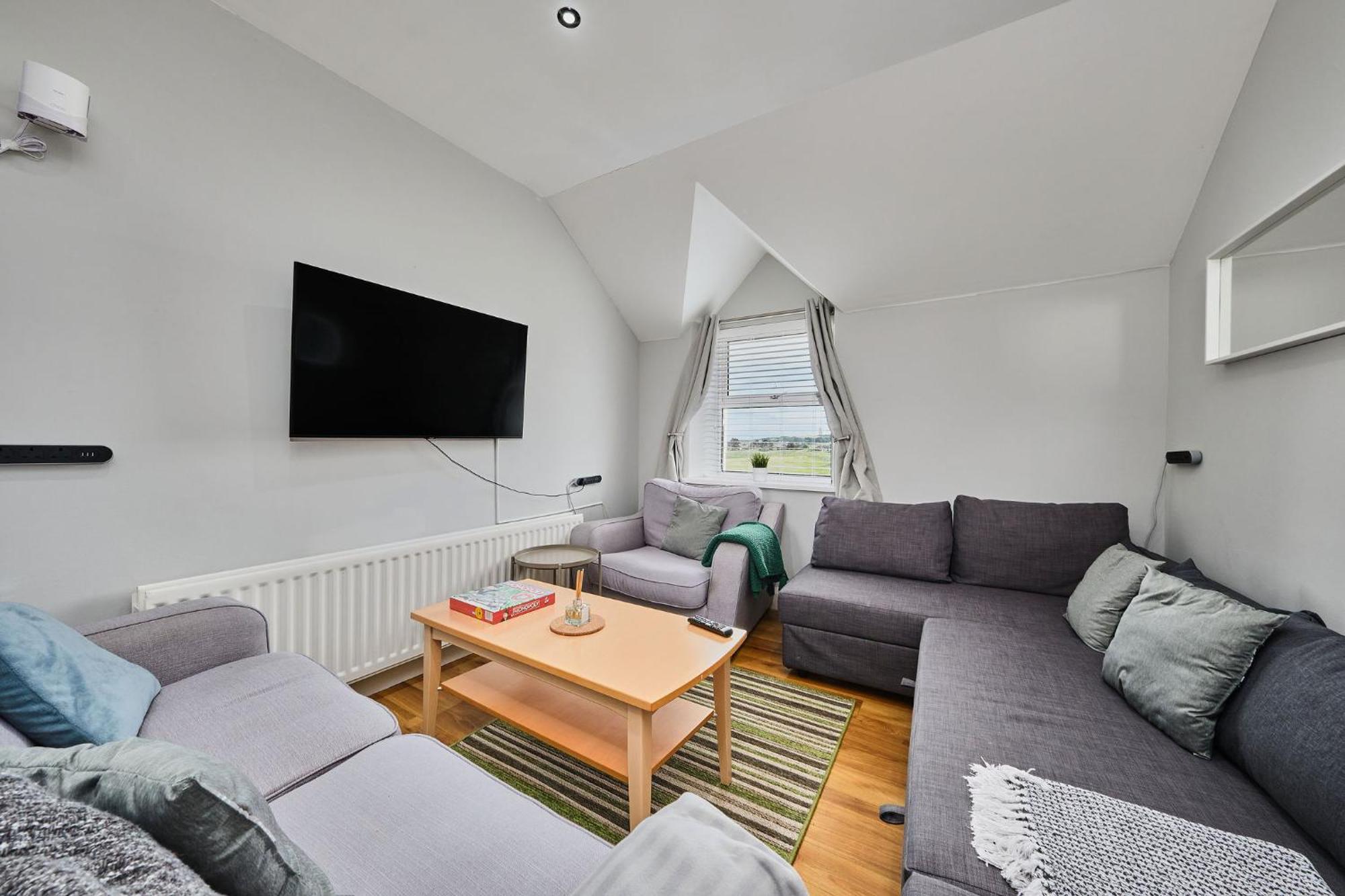 5 Dunluce Park - Portrush By The Sea Apartment Екстериор снимка