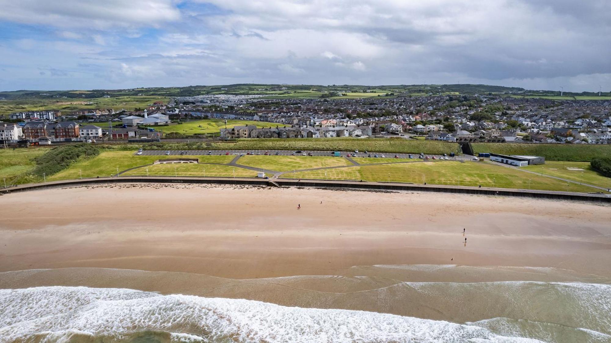 5 Dunluce Park - Portrush By The Sea Apartment Екстериор снимка